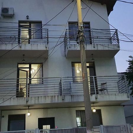 Pensiune Fundeni- Dragonul Rosu Bukarest Exteriör bild