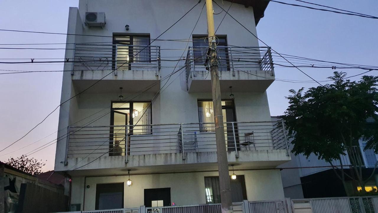 Pensiune Fundeni- Dragonul Rosu Bukarest Exteriör bild