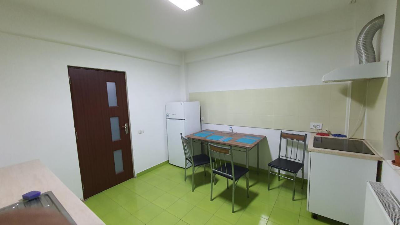 Pensiune Fundeni- Dragonul Rosu Bukarest Exteriör bild