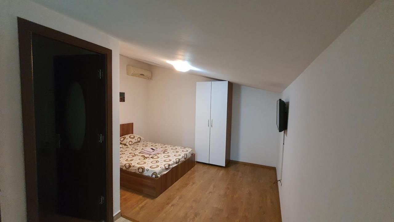 Pensiune Fundeni- Dragonul Rosu Bukarest Exteriör bild